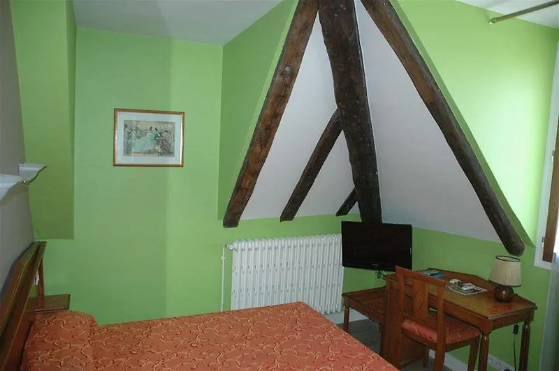 **  New Hotel Gare Du Nord Paris Frankrike