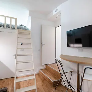 5e Entre Notre Dame & Pantheon Apartment
