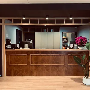 Hotel Woodroffe Gold Coast