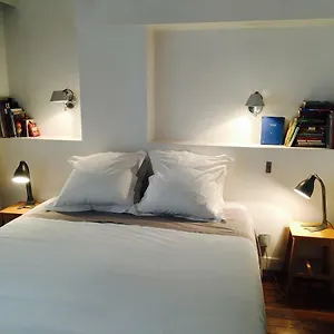 Chez Vous St Honore Apartment