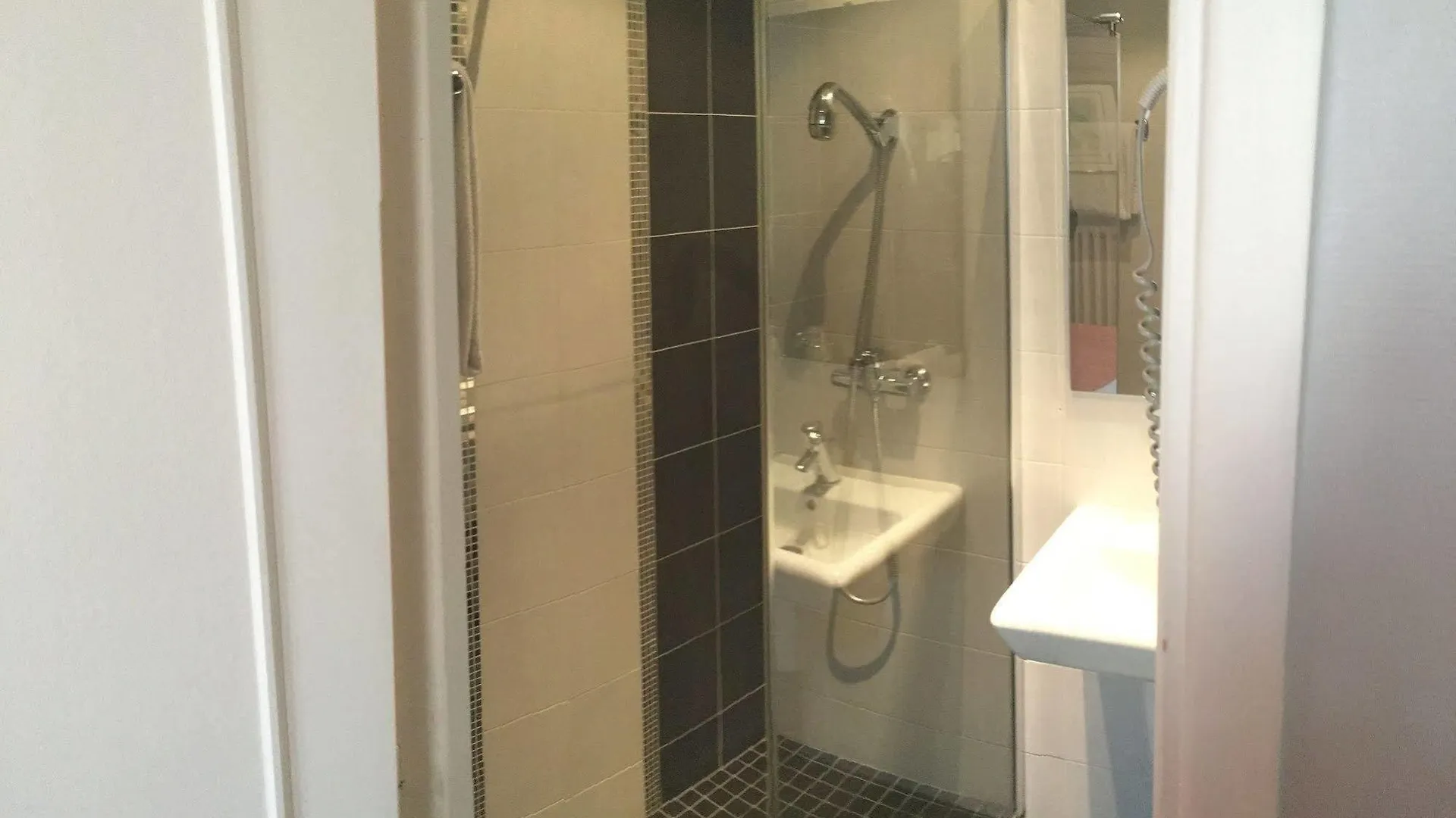 **  New Hotel Gare Du Nord Paris France